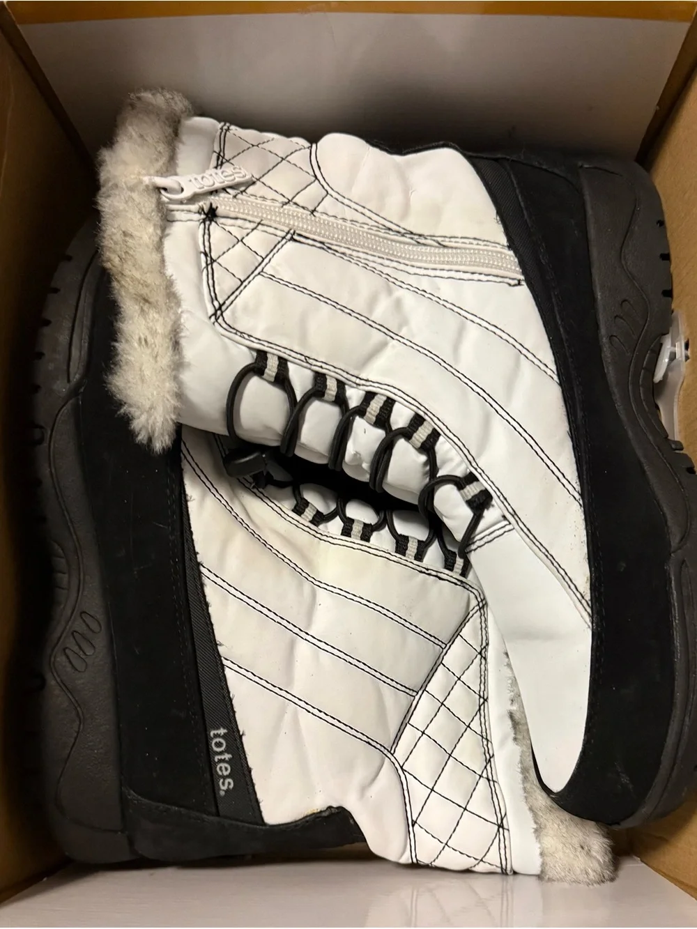 Women’s White Faux Fur Winter Snow Boots